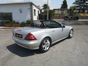 Imagen 2/38 de Mercedes-Benz SLK 200 Kompressor (2002)