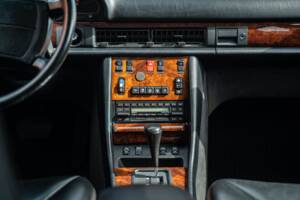 Image 33/91 of Mercedes-Benz 560 SEL (1990)