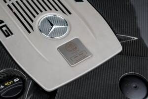 Image 39/42 of Mercedes-Benz SL 65 AMG (2006)