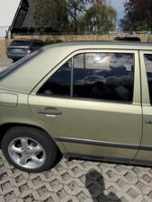 Bild 3/19 von Mercedes-Benz 200 D (1984)