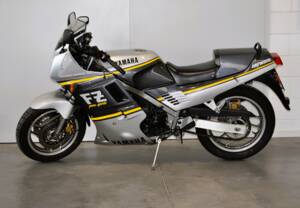 Bild 10/16 von Yamaha FZ 750 (1989)