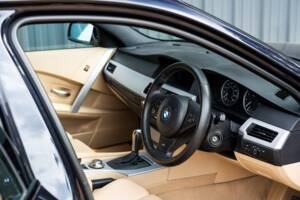 Imagen 49/65 de BMW 545i Touring (2005)