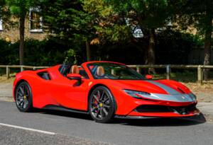 Image 2/37 of Ferrari SF90 Spider (2023)