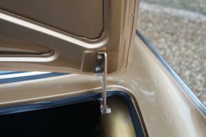 Image 27/50 de Volvo 1800 E (1972)