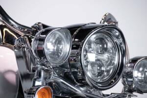 Image 44/50 of Harley-Davidson DUMMY (2010)