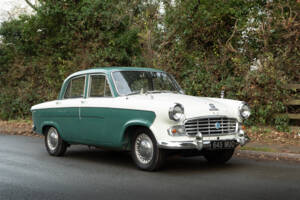 Bild 1/15 von Standard Vanguard Luxury Six (1962)
