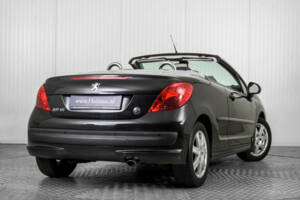 Bild 43/50 von Peugeot 207 CC 1.6 VTi (2009)
