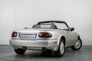 Immagine 42/50 di Mazda MX-5 1.6 (1995)