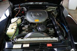 Image 22/38 de Mercedes-Benz 560 SL (1987)