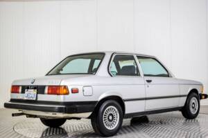 Image 2/50 of BMW 320i (1981)