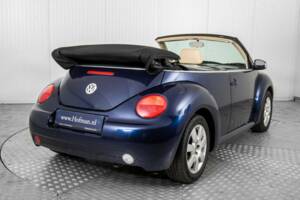 Immagine 24/50 di Volkswagen New Beetle 1.6 (2004)