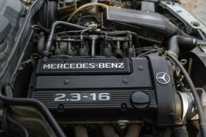 Obraz 47/50 pojazdu Mercedes-Benz 190 E 2.3-16 (1985)