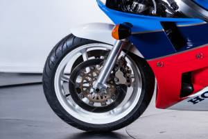 Bild 16/48 von Honda DUMMY (1988)