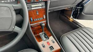 Immagine 29/58 di Mercedes-Benz 560 SL (1989)