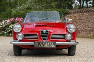 Image 45/50 of Alfa Romeo 2600 Spider (1962)