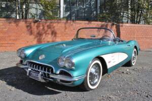 Image 1/15 of Chevrolet Corvette (1958)