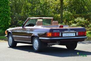 Image 3/50 of Mercedes-Benz 560 SL (1987)
