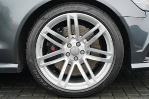 Immagine 43/50 di Audi RS6 Avant (2015)