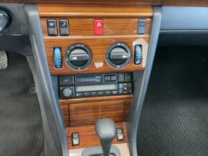 Immagine 10/32 di Mercedes-Benz E 200 (1994)