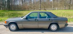 Image 8/10 of Mercedes-Benz 190 D 2.5 (1990)