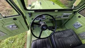 Image 2/5 of Toyota Land Cruiser FJ 40 (1975)