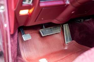 Bild 135/200 von Cadillac Coupe DeVille (1968)