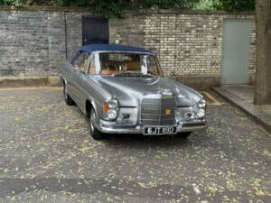 Bild 12/50 von Mercedes-Benz 220 SE b (1966)
