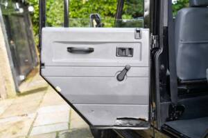 Image 32/50 of Land Rover Defender 110 Td5 (1999)