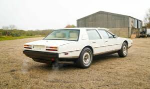 Image 7/28 of Aston Martin Lagonda (1982)
