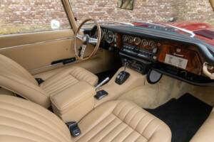 Imagen 43/50 de Jaguar Type E (2+2) (1969)