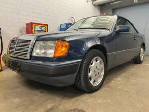 Bild 2/19 von Mercedes-Benz 320 CE (1992)