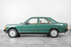 Obraz 9/50 pojazdu Mercedes-Benz 190 D 2.5 (1986)