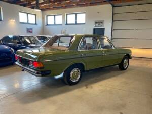 Immagine 13/91 di Mercedes-Benz 240 D (1981)