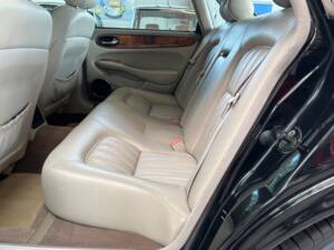 Image 41/50 of Jaguar XJ 8 Sovereign (2000)