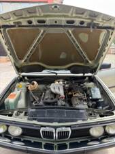 Bild 29/41 von BMW 520i (1982)