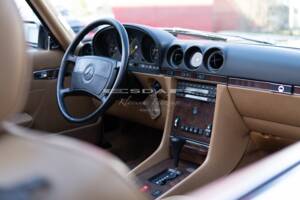 Image 27/37 of Mercedes-Benz 560 SL (1989)
