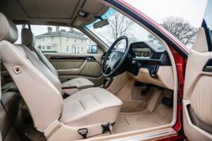 Immagine 22/47 di Mercedes-Benz E 220 (1995)