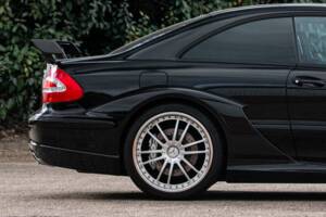 Image 17/50 of Mercedes-Benz CLK DTM AMG (2004)