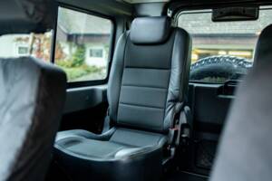Image 21/50 of Land Rover Defender 90 (2012)