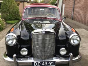 Image 17/25 of Mercedes-Benz 220 S (1958)