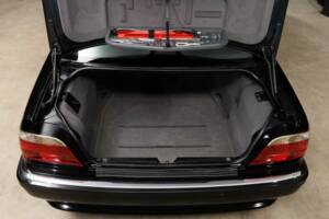 Bild 34/46 von BMW 750i (2000)