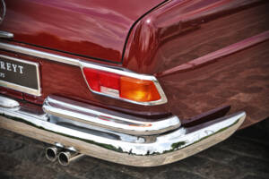 Immagine 63/71 di Mercedes-Benz 220 SE b (1961)