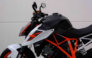 Image 47/83 of KTM 1290 Super Duke R (2018)