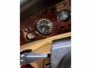 Image 16/26 of Aston Martin V8 Volante (1988)