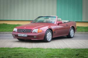 Image 7/28 of Mercedes-Benz 500 SL (1992)