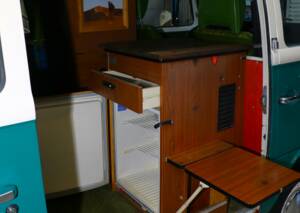 Bild 23/38 von Volkswagen T2b Camper (1974)
