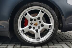 Bild 46/50 von Porsche 911 Carrera 4S (2007)
