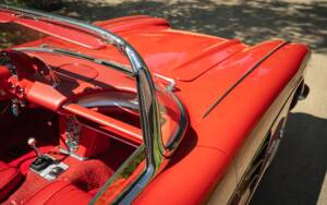 Image 21/51 of Chevrolet Corvette (1960)