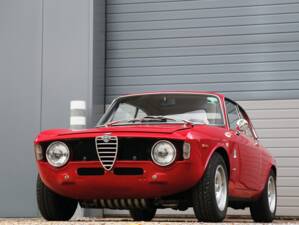 Immagine 18/48 di Alfa Romeo Giulia 1750 GT Am (1970)