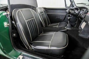 Image 14/50 of MG MGB (1964)